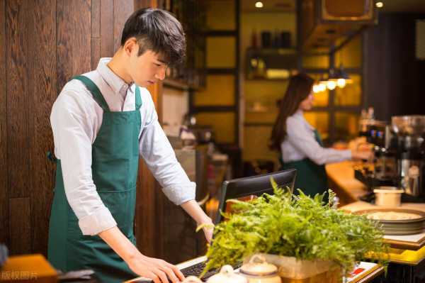 餐厅服务员工作累不?餐厅服务员工资高不高