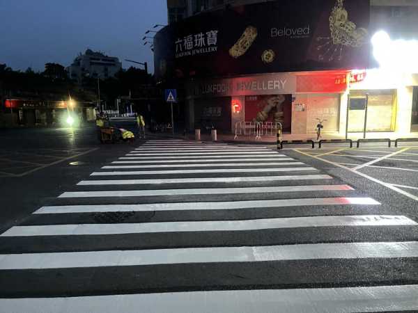 东莞莞城的18条道路交通标识标线焕然一新