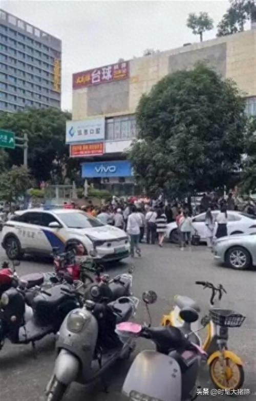 市民取款40万当街遭抢劫？警方辟谣